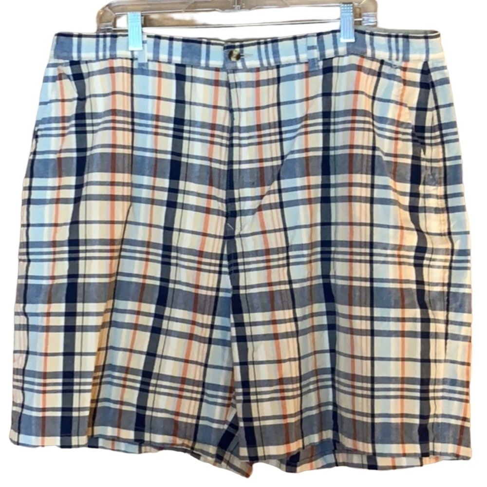 Tommy Hilfiger plaid flat front casual shorts Size 40